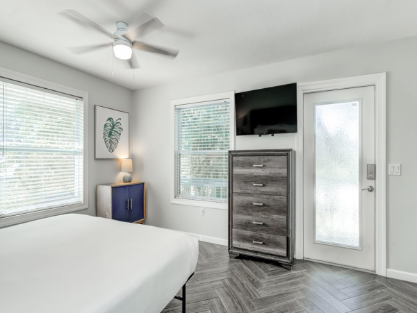 Bradenton Beach Four Bedroom Vacation Home with Pool & Spa